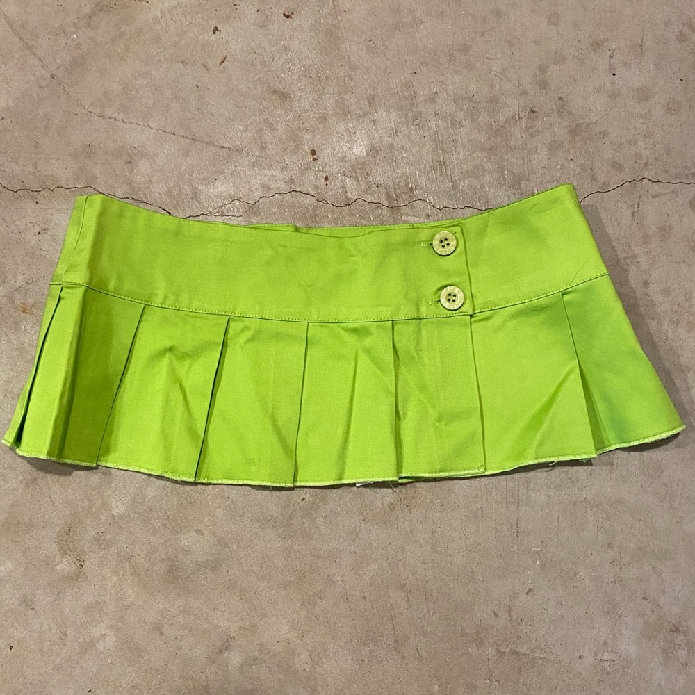 micro mini skirt!!